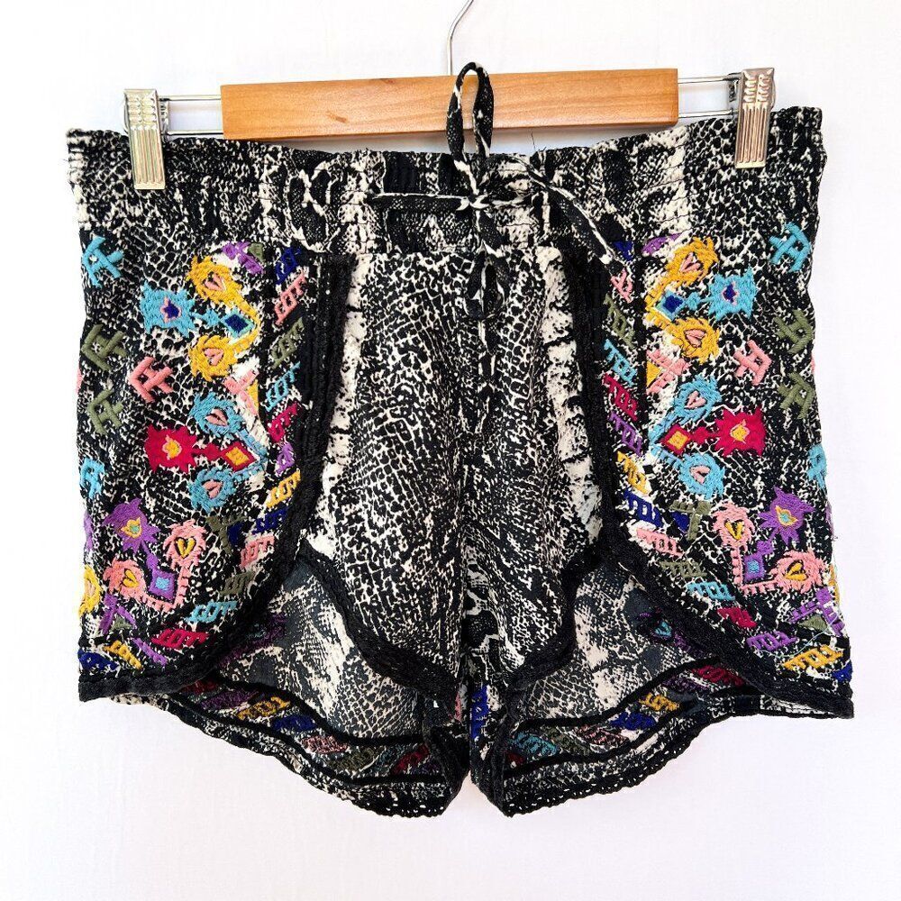 Judith March Black White Snakeskin Print Embroidered Shorts Small